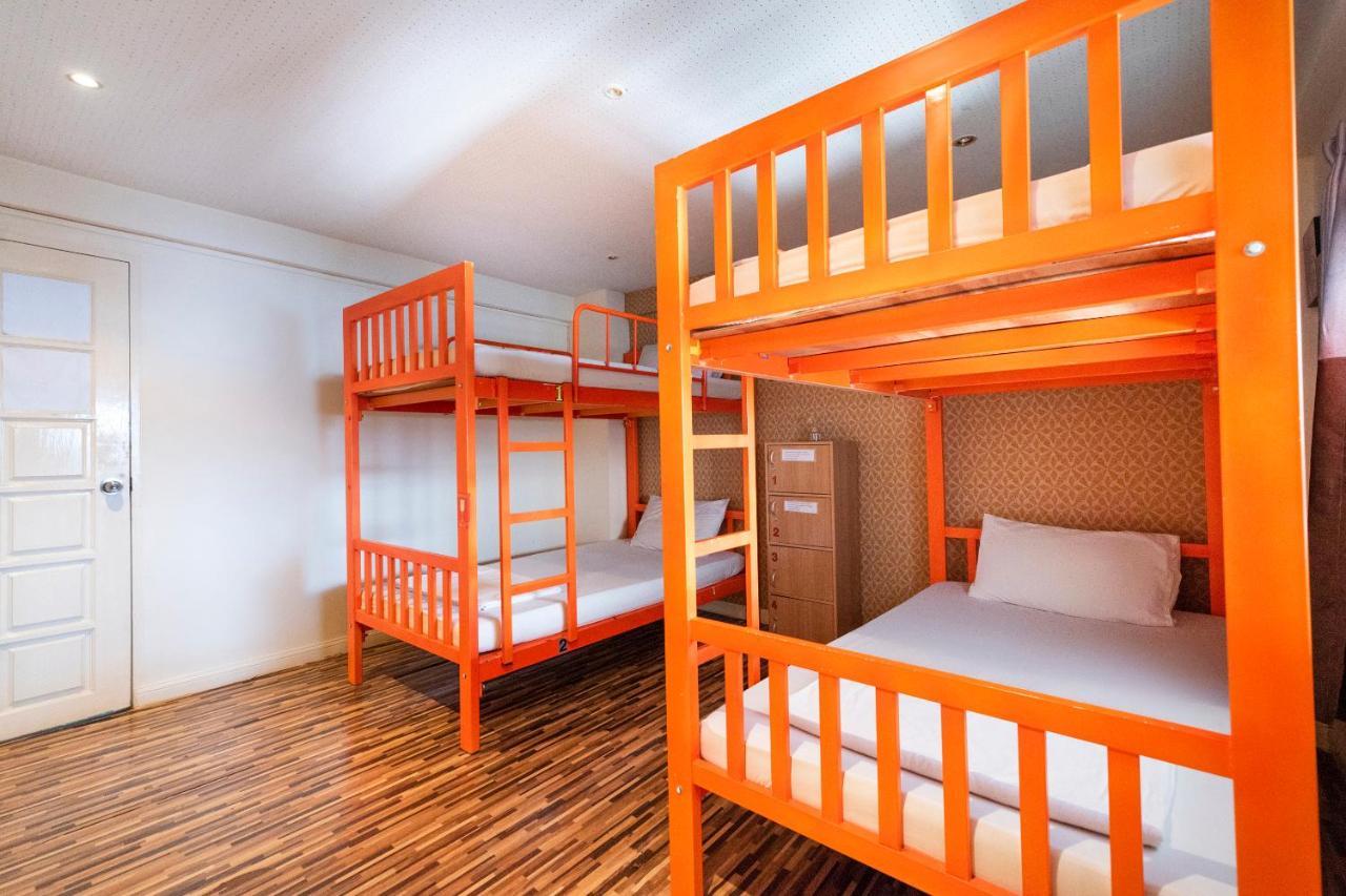 Oyo 618 At Khaosan Hostel (Adults Only) Банкок Екстериор снимка