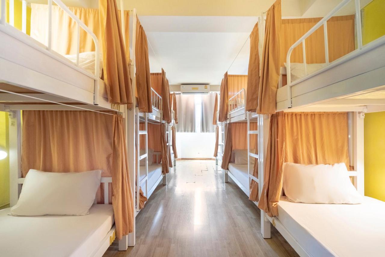 Oyo 618 At Khaosan Hostel (Adults Only) Банкок Екстериор снимка