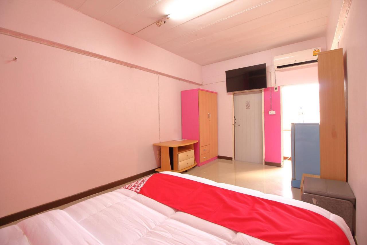 Oyo 618 At Khaosan Hostel (Adults Only) Банкок Екстериор снимка